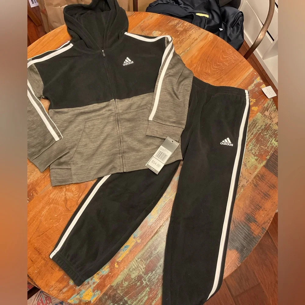 NWT Adidas Boys 2 Piece Set